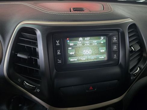 Used 2014 Jeep Cherokee Latitude AWD/4WD image 22