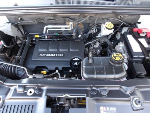 Used 2018 Chevrolet Trax LT w/ LT Convenience Package image 23