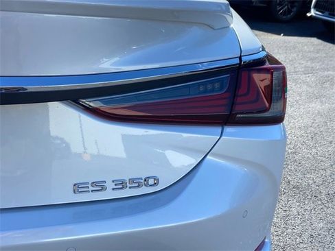 New 2025 Lexus ES 350 w/ Premium Package image 10