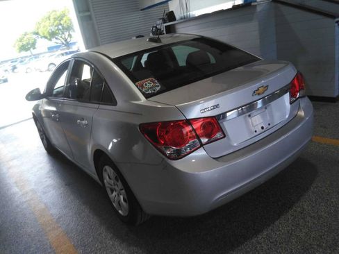Used 2016 Chevrolet Cruze LS FWD image 4