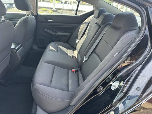 Used 2019 Nissan Altima 2.5 S FWD image 18