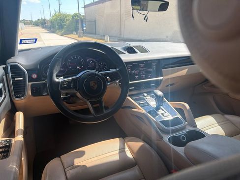 Used 2021 Porsche Cayenne AWD/4WD image 21