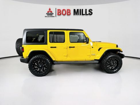 Used 2020 Jeep Wrangler Unlimited Sahara AWD/4WD image 8