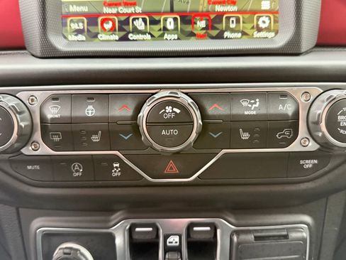 Used 2022 Jeep Wrangler Unlimited Rubicon w/ Steel Bumper Group image 23