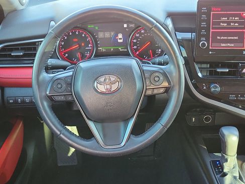 Used 2022 Toyota Camry XSE image 12