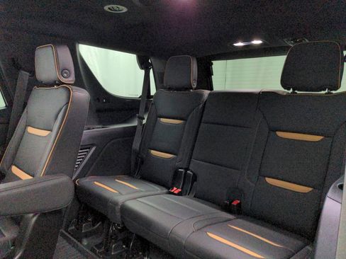 Used 2024 GMC Yukon AT4 AWD/4WD image 25