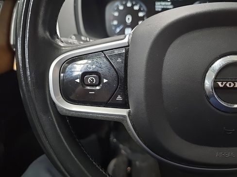 Used 2022 Volvo XC90 T6 Momentum w/ Climate Package image 21