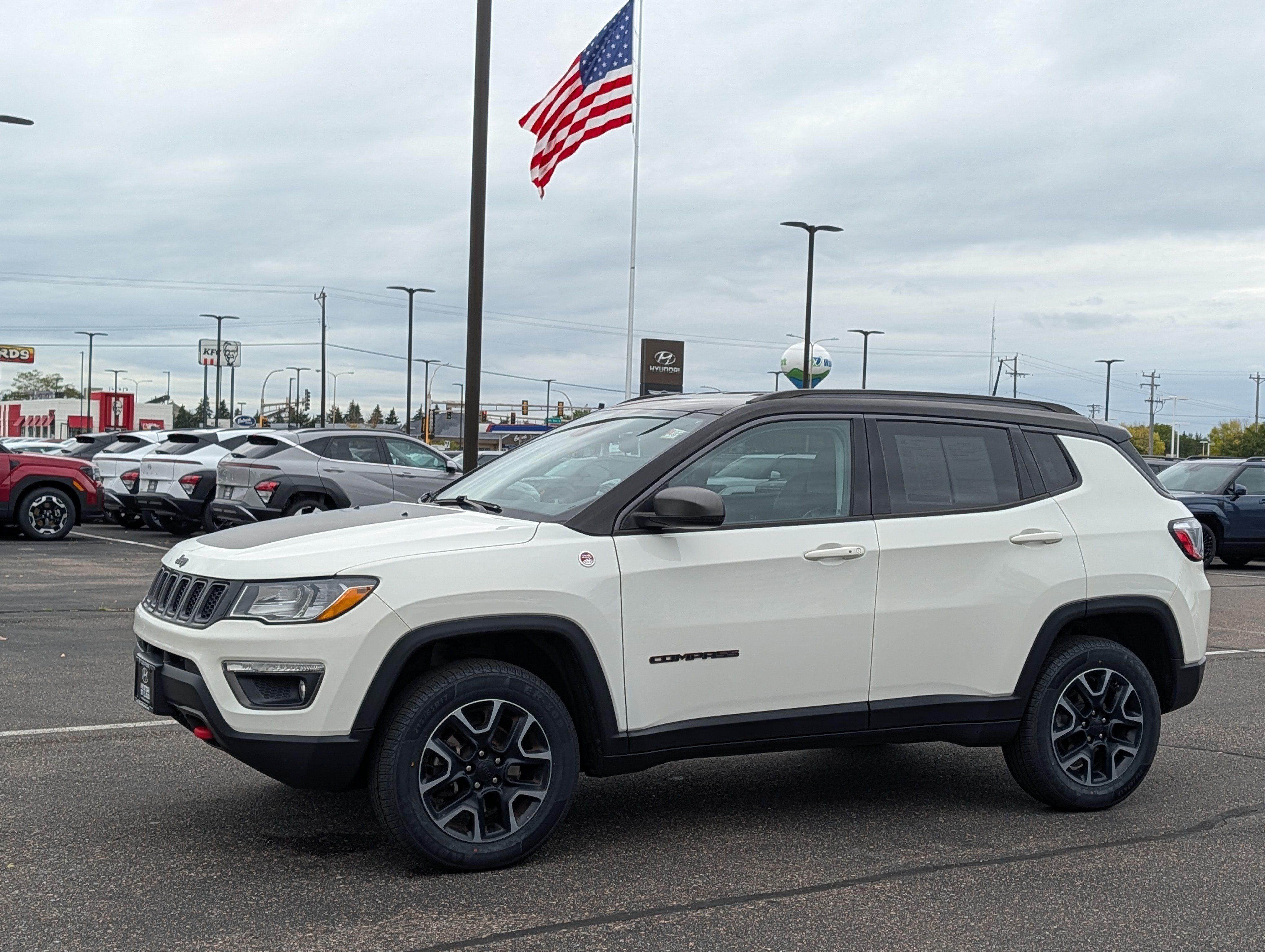 Used 2019 Jeep Compass Trailhawk w/ Cold Weather Group AWD/4WD image 1