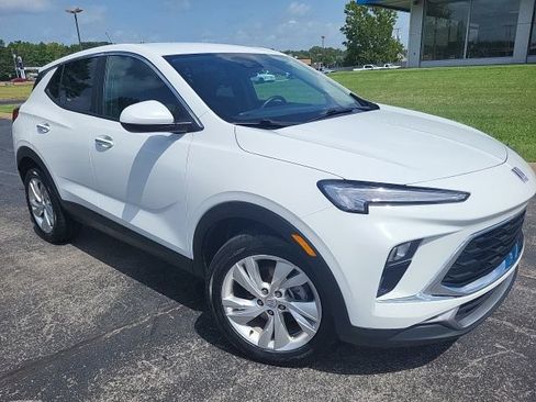 Used 2025 Buick Encore GX Preferred FWD image 2