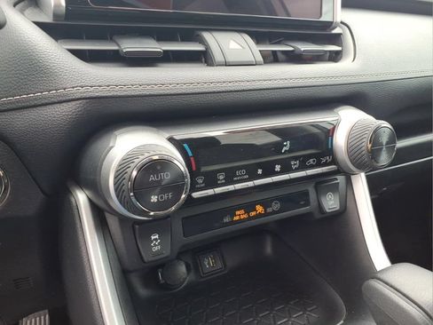 Used 2024 Toyota RAV4 XLE AWD/4WD image 9