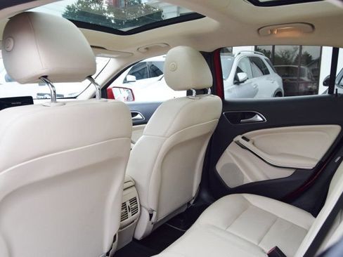 Used 2018 Mercedes-Benz GLA 250 image 33