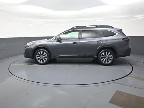Used 2025 Subaru Outback Limited image 6