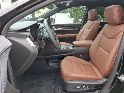 Certified 2025 Cadillac XT5 Premium Luxury image 14