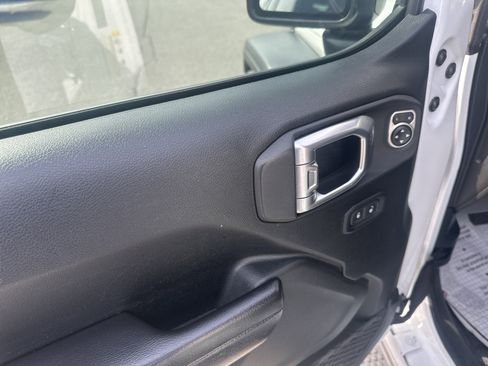 Used 2020 Jeep Wrangler Unlimited Sport AWD/4WD image 16