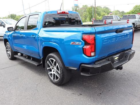 Used 2023 Chevrolet Colorado Z71 w/ Z71 Convenience Package 2 AWD/4WD image 3