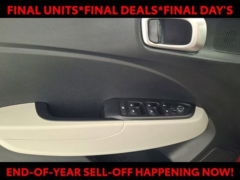 Certified 2024 Hyundai Venue SEL image 14