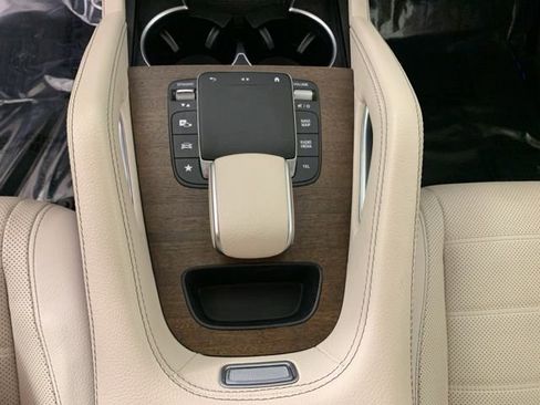 Used 2021 Mercedes-Benz GLE 450 4MATIC image 25
