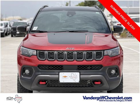 Used 2025 Jeep Compass Trailhawk AWD/4WD image 7
