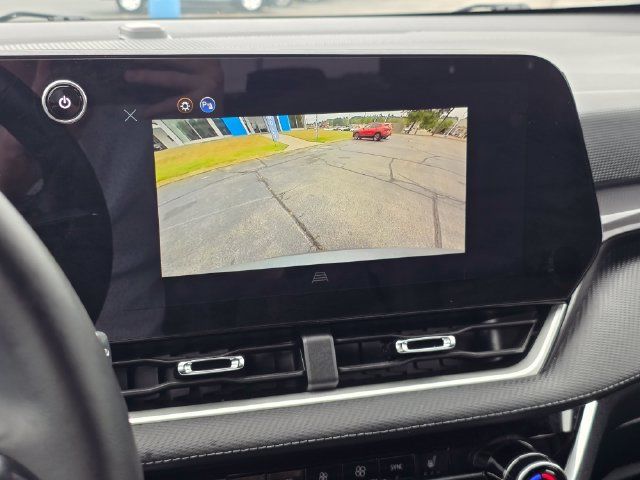 Used 2026 Chevrolet Equinox LT w/ Convenience Package II FWD image 24