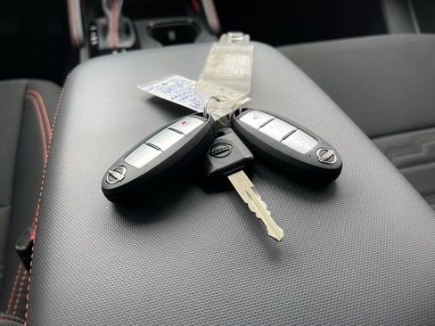 Used 2024 Nissan Frontier Pro-X image 31