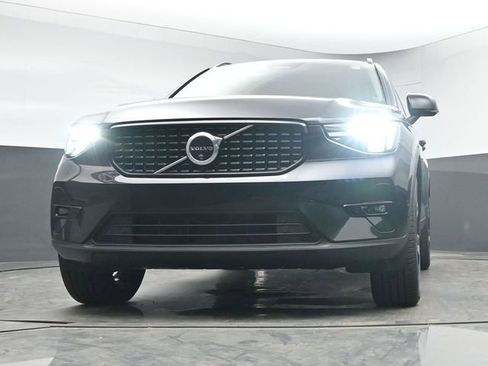 Used 2024 Volvo XC40 B5 Plus w/ Climate Package image 39