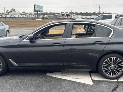 Used 2020 BMW 530i w/ Premium Package image 5