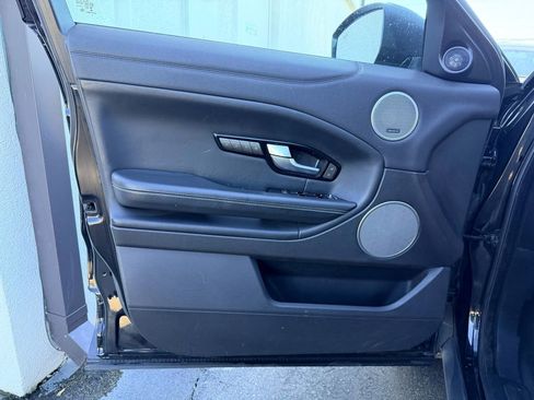 Used 2017 Land Rover Range Rover Evoque HSE image 24