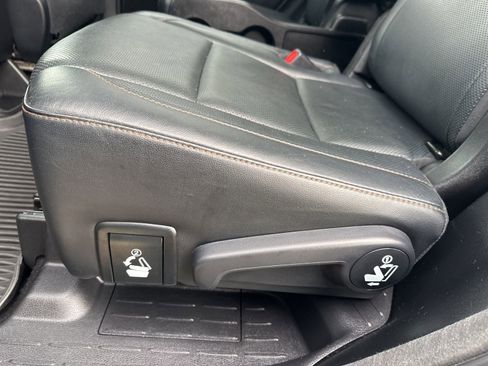 Used 2018 Toyota Highlander Limited w/ Carpet Mat Package (TMS) AWD/4WD image 30