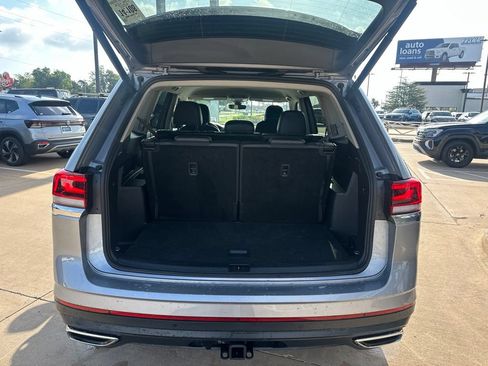 Used 2025 Volkswagen Atlas SE AWD/4WD image 16