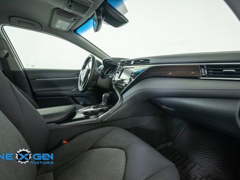Used 2018 Toyota Camry LE w/ Convenience Package FWD image 36