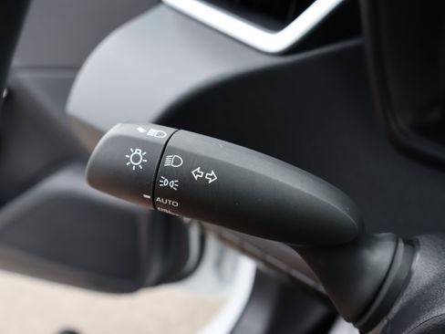 Used 2025 Toyota Corolla SE FWD image 35