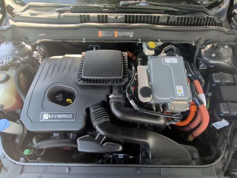 Used 2017 Ford Fusion SE image 11