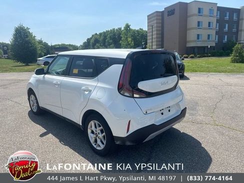 Used 2023 Kia Soul LX w/ Option Group 015 FWD image 3