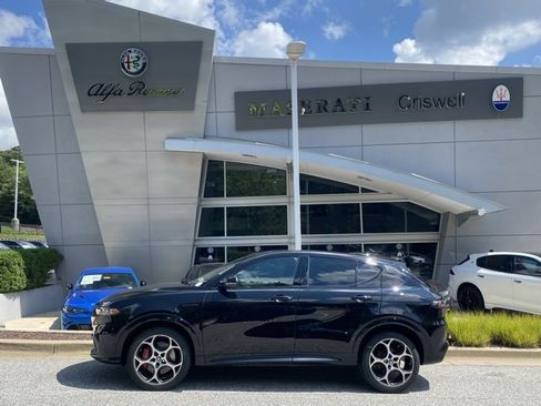 New 2025 Alfa Romeo Tonale VELOCE w/ Premium Package image 8