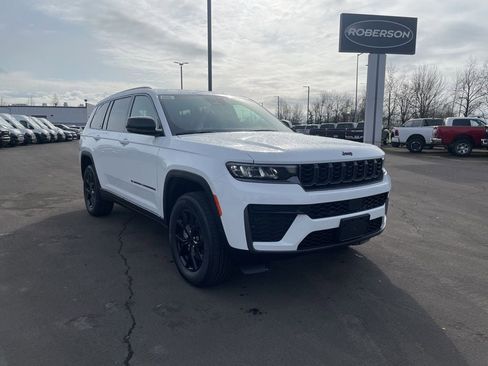 New 2026 Jeep Grand Cherokee L 4WD image 8