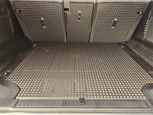 Used 2026 Land Rover Defender 110 S image 22