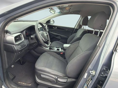Used 2020 Kia Sorento L FWD image 5