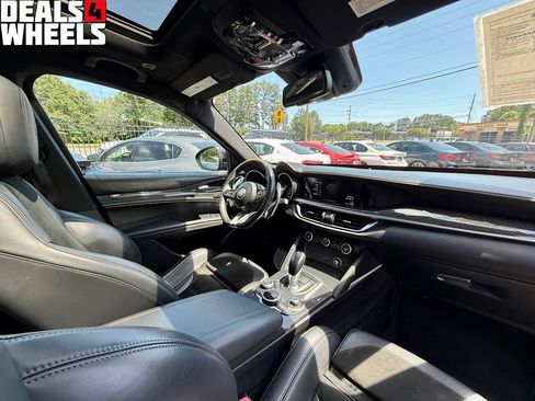 Used 2018 Alfa Romeo Stelvio Quadrifoglio w/ Driver Assist Dynamic Package AWD/4WD image 29