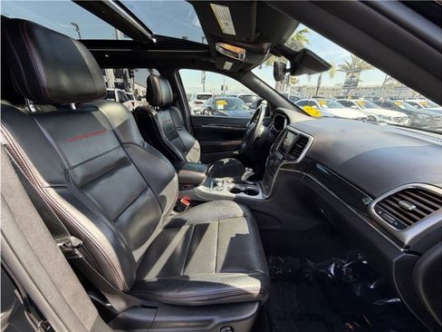 Used 2018 Jeep Grand Cherokee Trailhawk w/ Trailhawk Luxury Group image 36