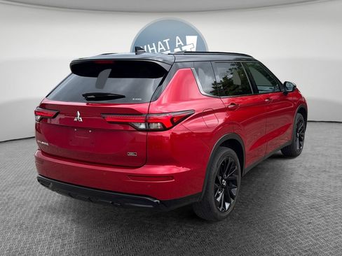 Used 2024 Mitsubishi Outlander SEL Black Edition AWD/4WD image 3