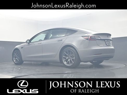 Used 2020 Tesla Model 3 Standard Range Plus image 17