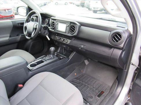 Used 2019 Toyota Tacoma SR RWD image 13