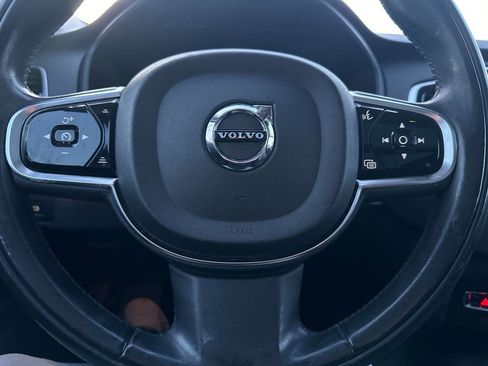 Used 2016 Volvo XC90 T6 Momentum w/ Momentum Plus Package image 23