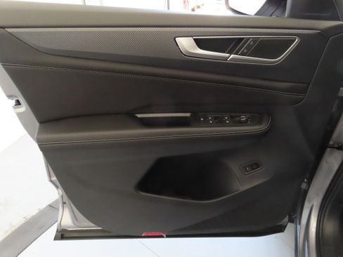 New 2026 Volkswagen Atlas Cross Sport SEL R-Line image 11