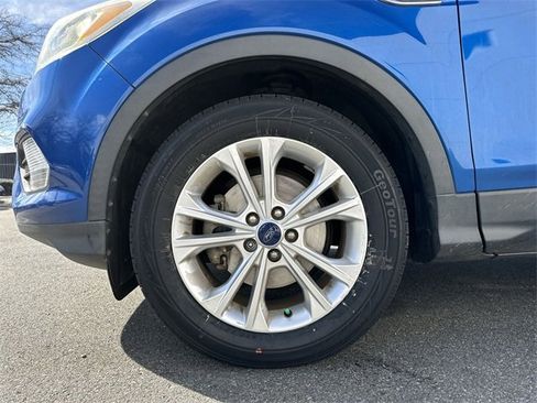 Used 2017 Ford Escape SE image 11