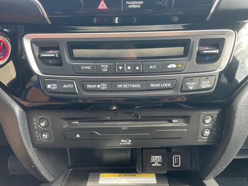 Used 2020 Honda Pilot Black Edition image 32