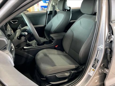 Used 2025 Kia K4 FWD image 3