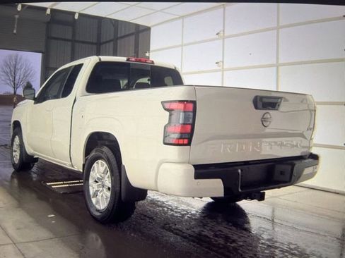Certified 2024 Nissan Frontier SV w/ SV Convenience Package image 3