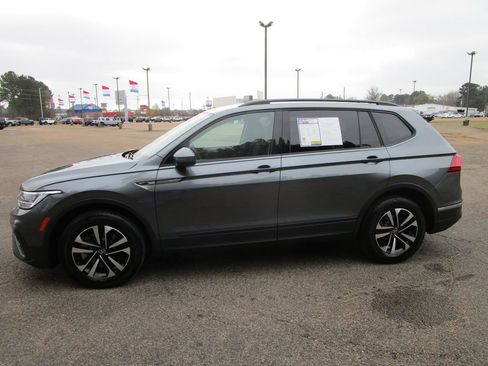 Used 2024 Volkswagen Tiguan S image 2