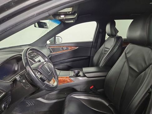 Used 2019 Lincoln Nautilus Select image 12